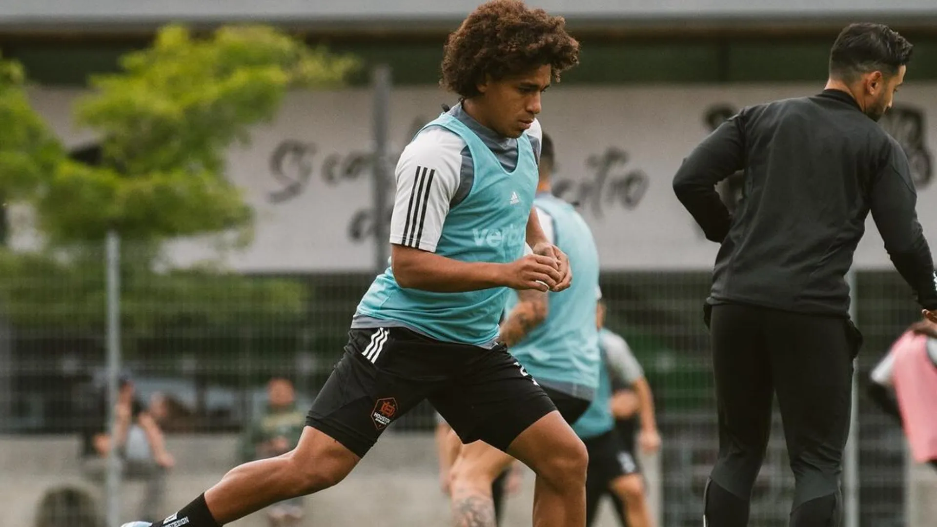 Desde Turquía aseguran que Trabzonspor considera a Adalberto Carrasquilla para reforzar la medular