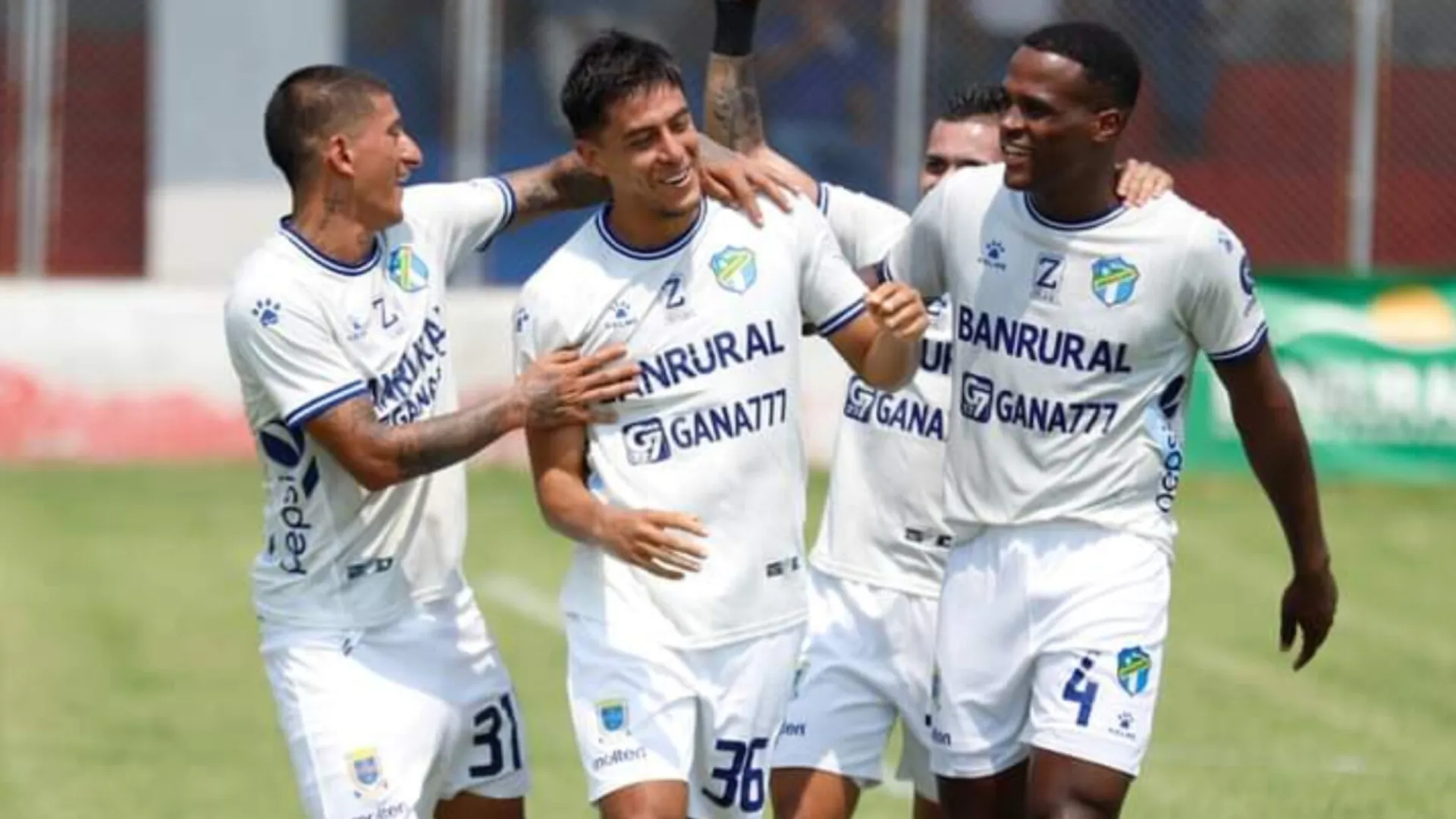 Comunicaciones anuncia la salida de un extranjero