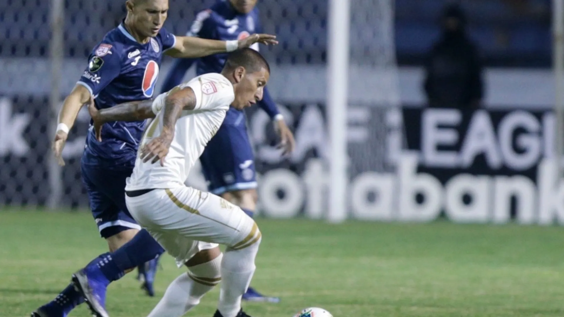 Oficial: Alineaciones de Motagua y Comunicaciones