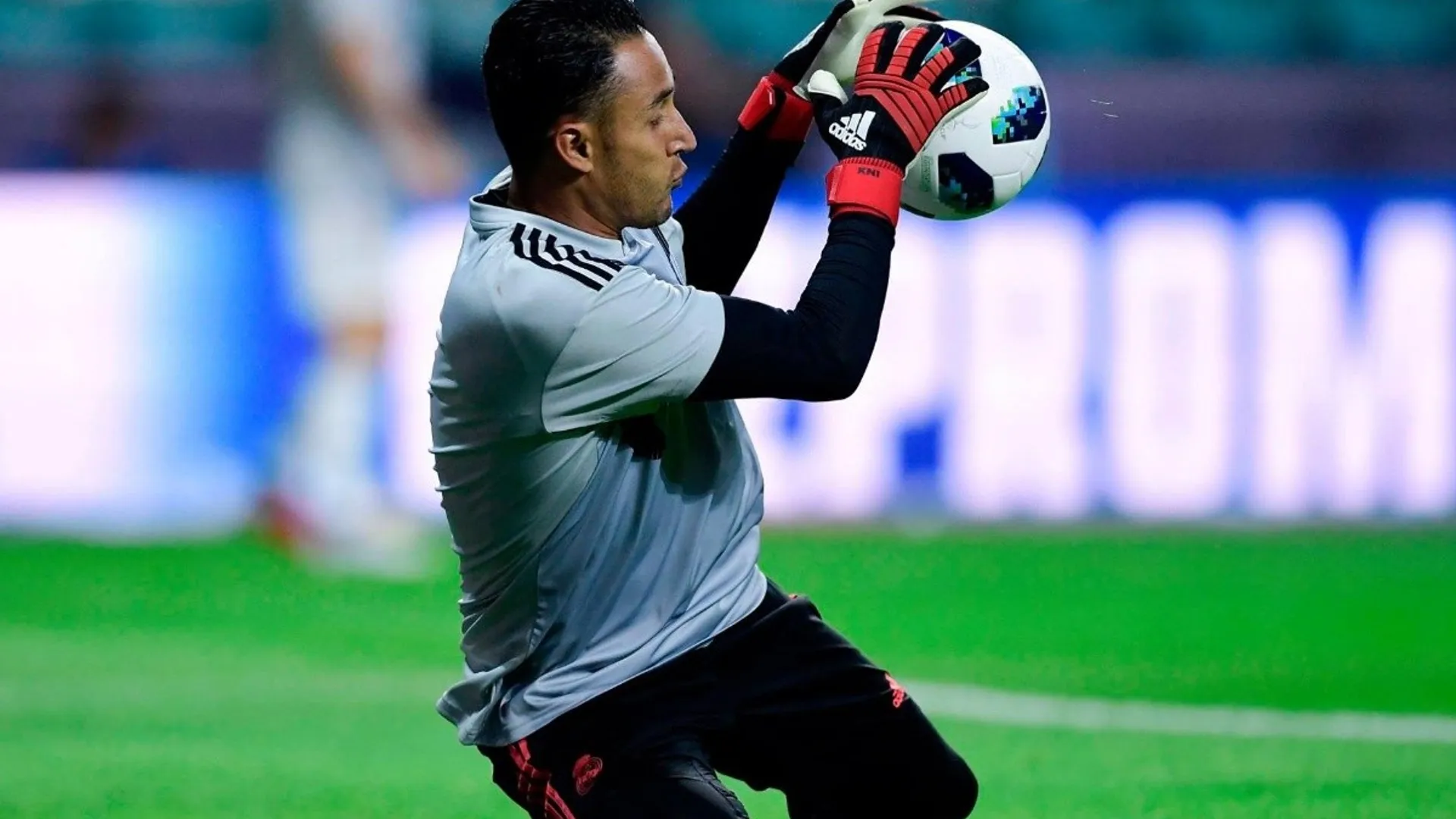 En Madrid aseguran que Florentino Pérez pretende salir de Keylor