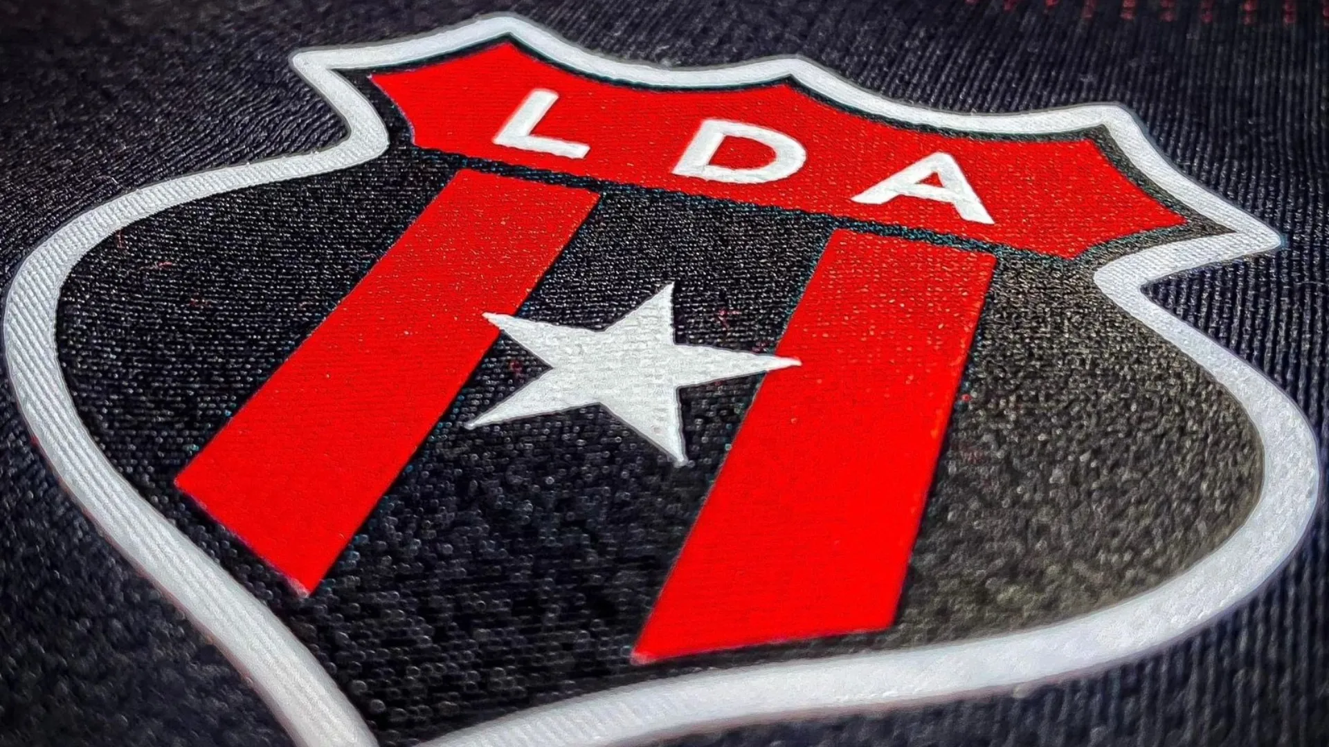 "Respaldo total": el gesto hacia la figura más polémica de Alajuelense que hace estallar a los manudos
