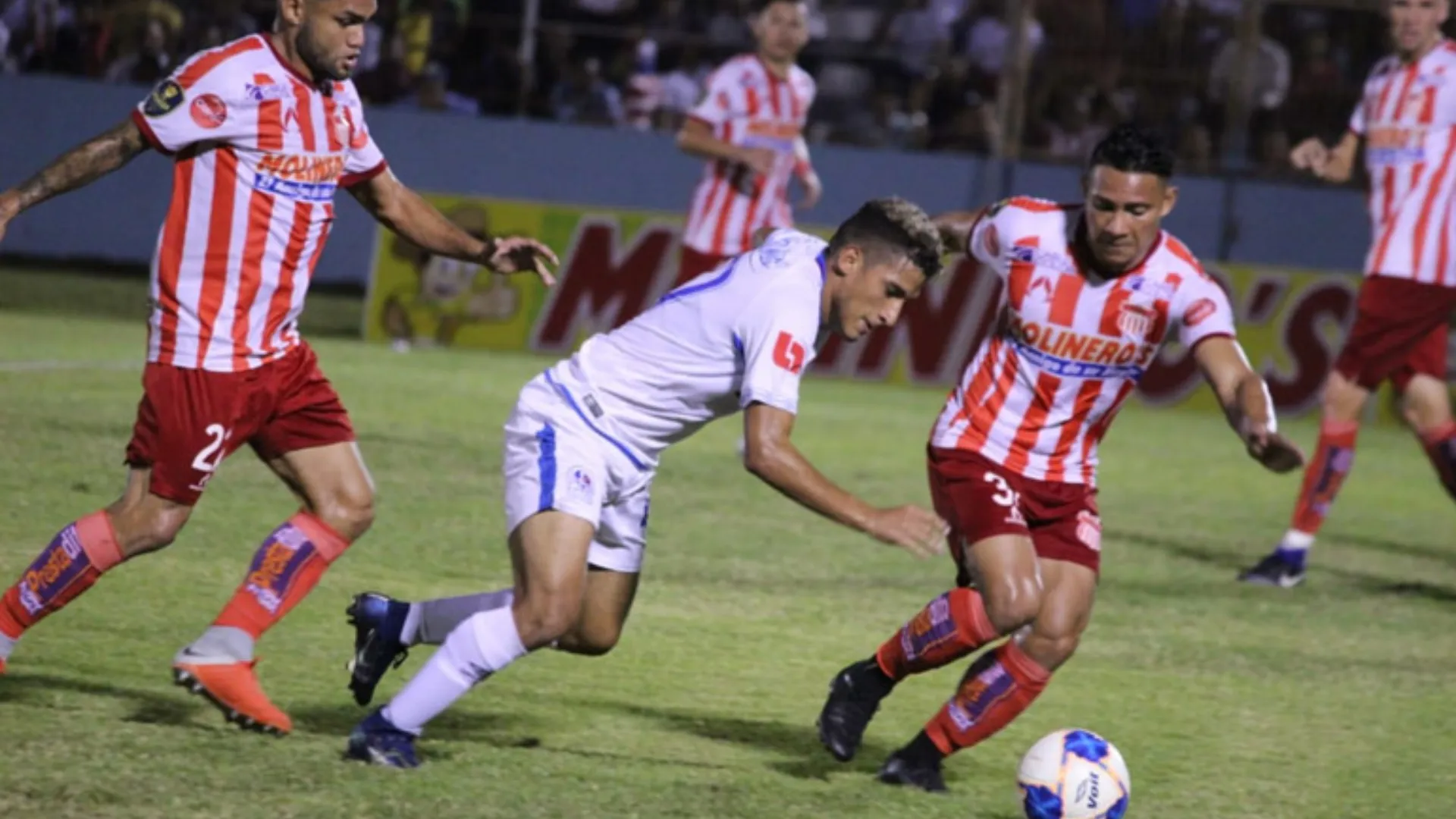 Varios clubes están realmente complicados en el epílogo del torneo. (Foto: Diario Más)
