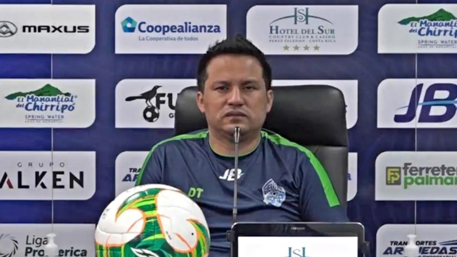 Amarini Villatoro se pone un límite como entrenador de Pérez Zeledón