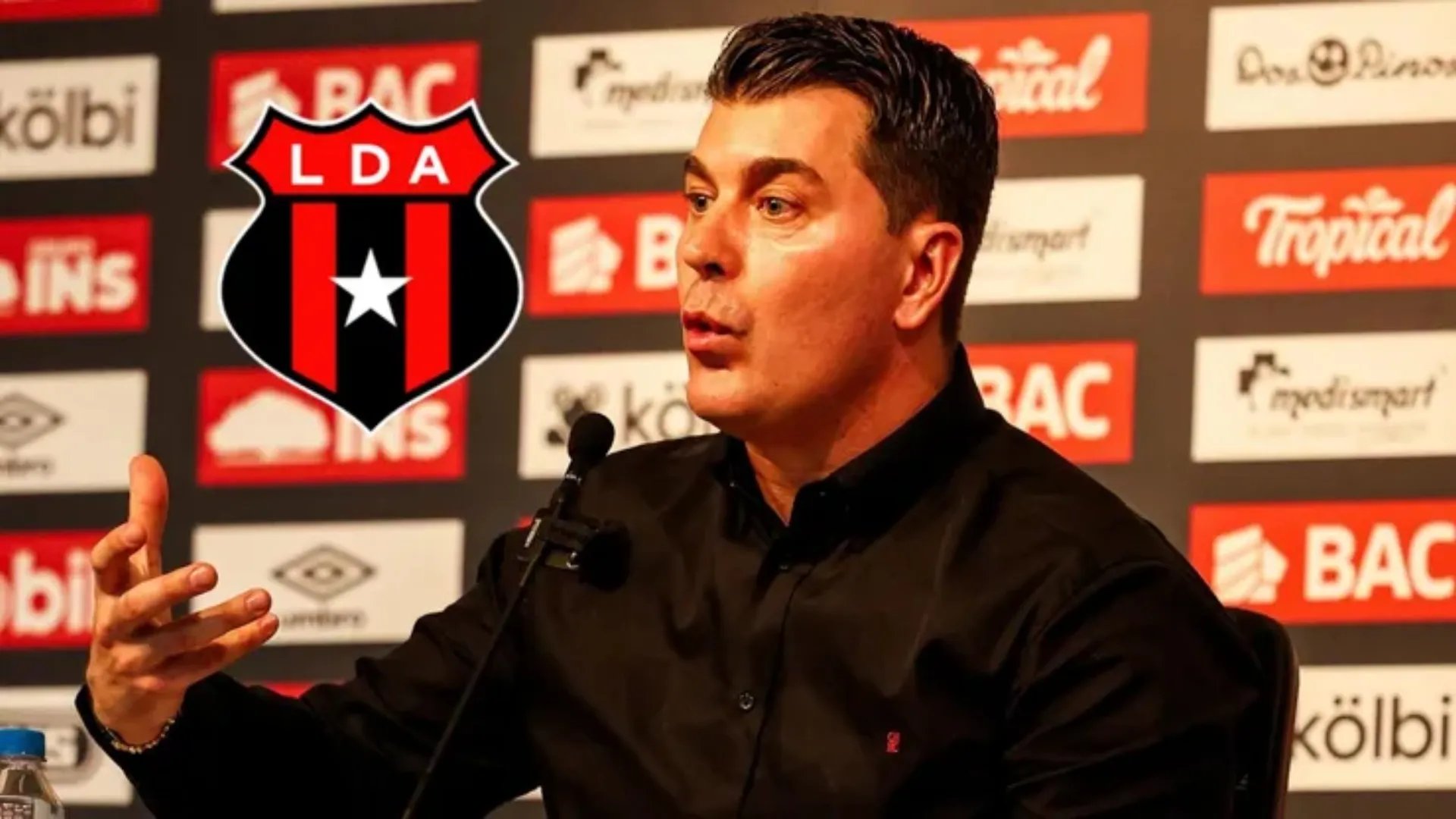 Alajuelense se despide del fichaje internacional que más necesitaba Ismael Rescalvo: "Está caído"