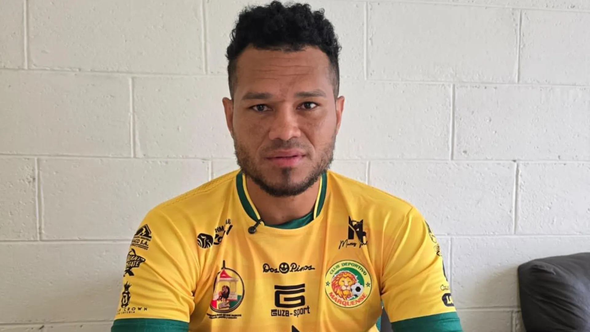 Rolando Blackburn se topa con su primer inconveniente en su regreso al futbol de Guatemala
