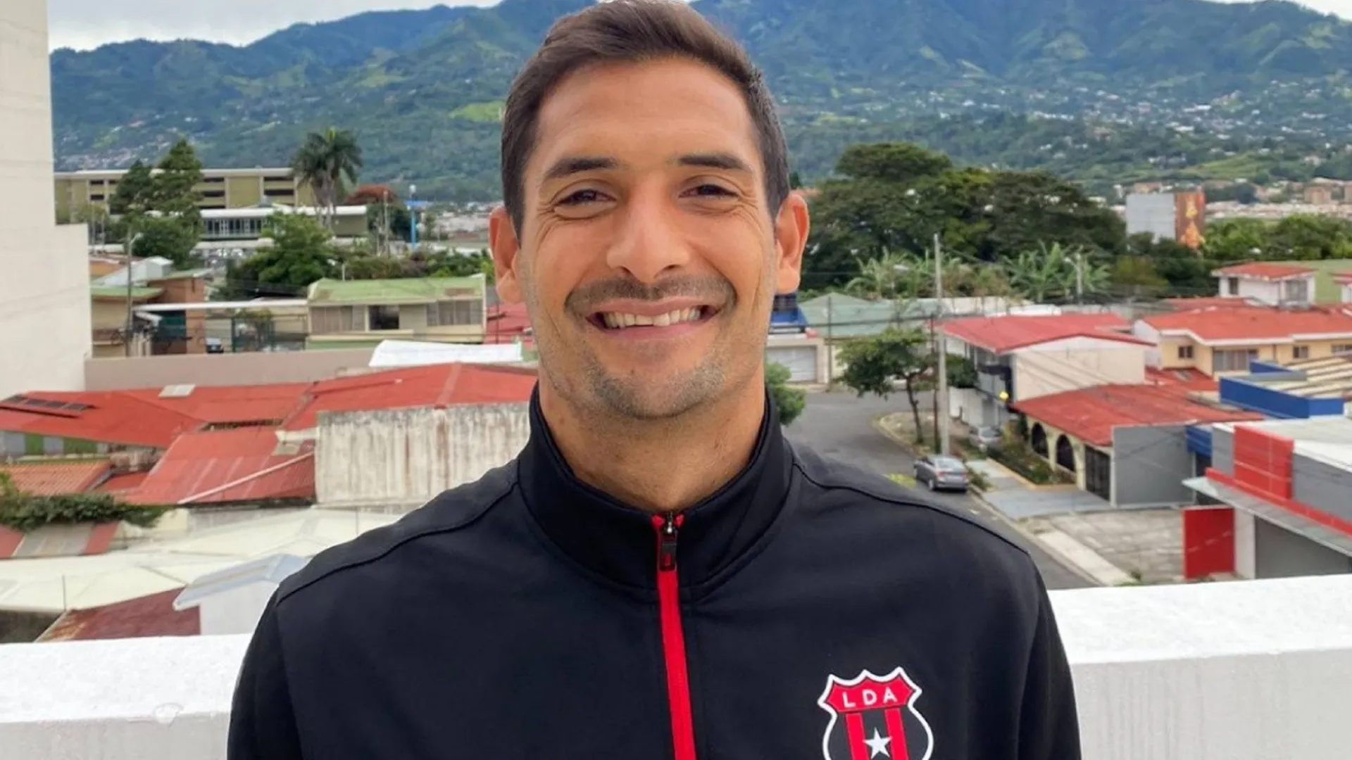 Alajuelense prepara la presentación de Celso Borges