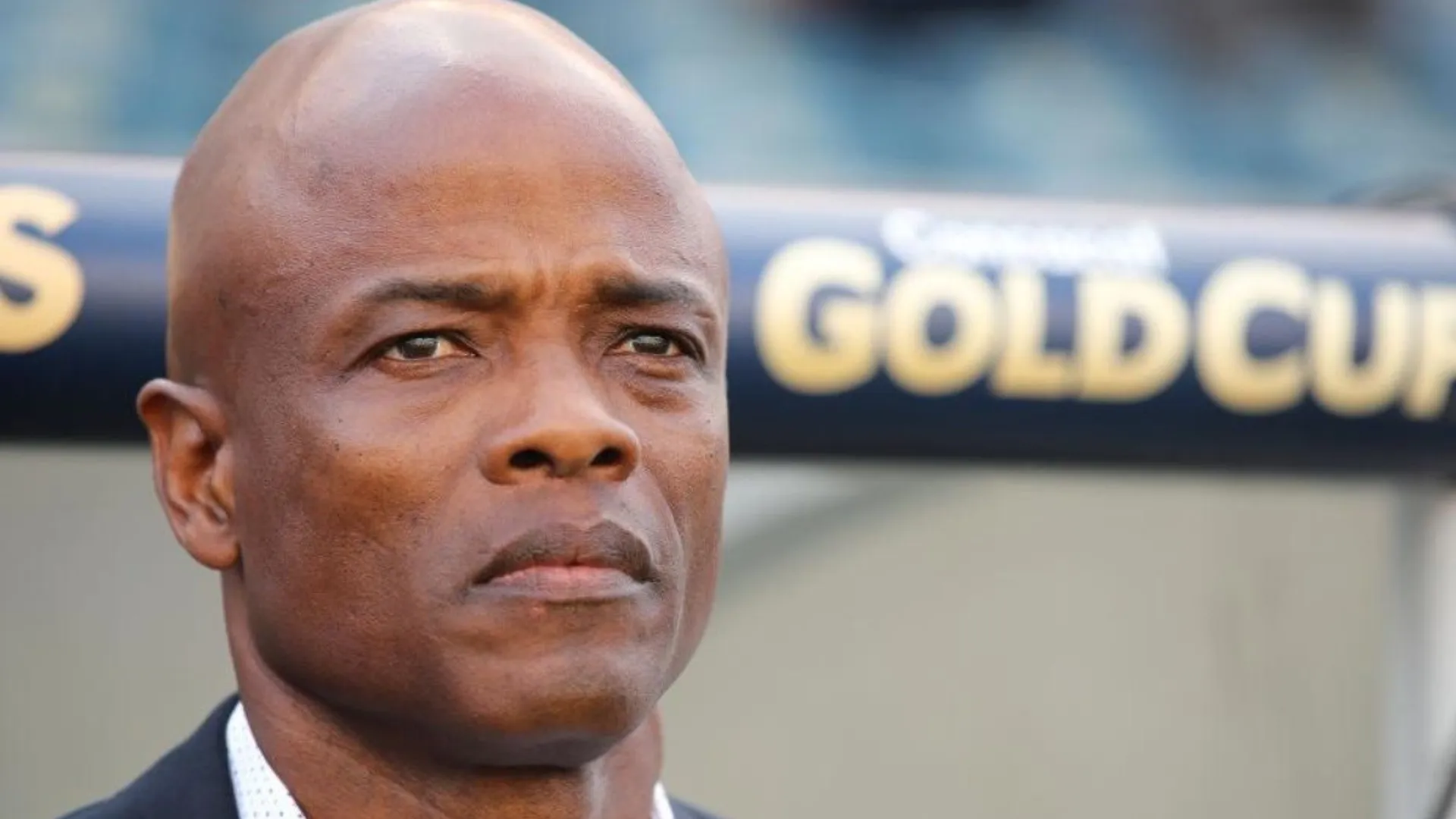 Informan que Julio Dely Valdés no seguirá como DT de Selección Panamá