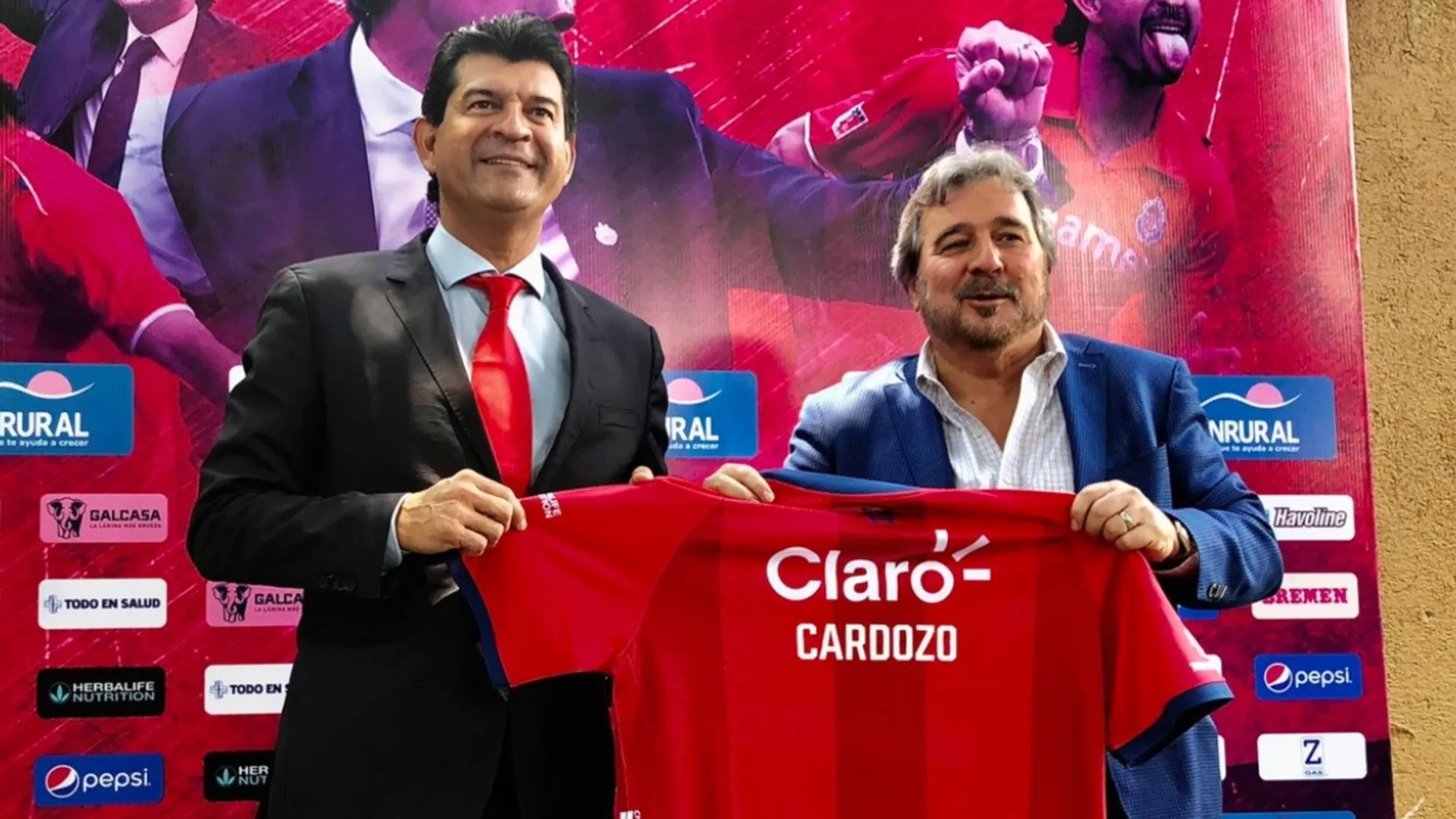 Municipal presenta a José Cardozo