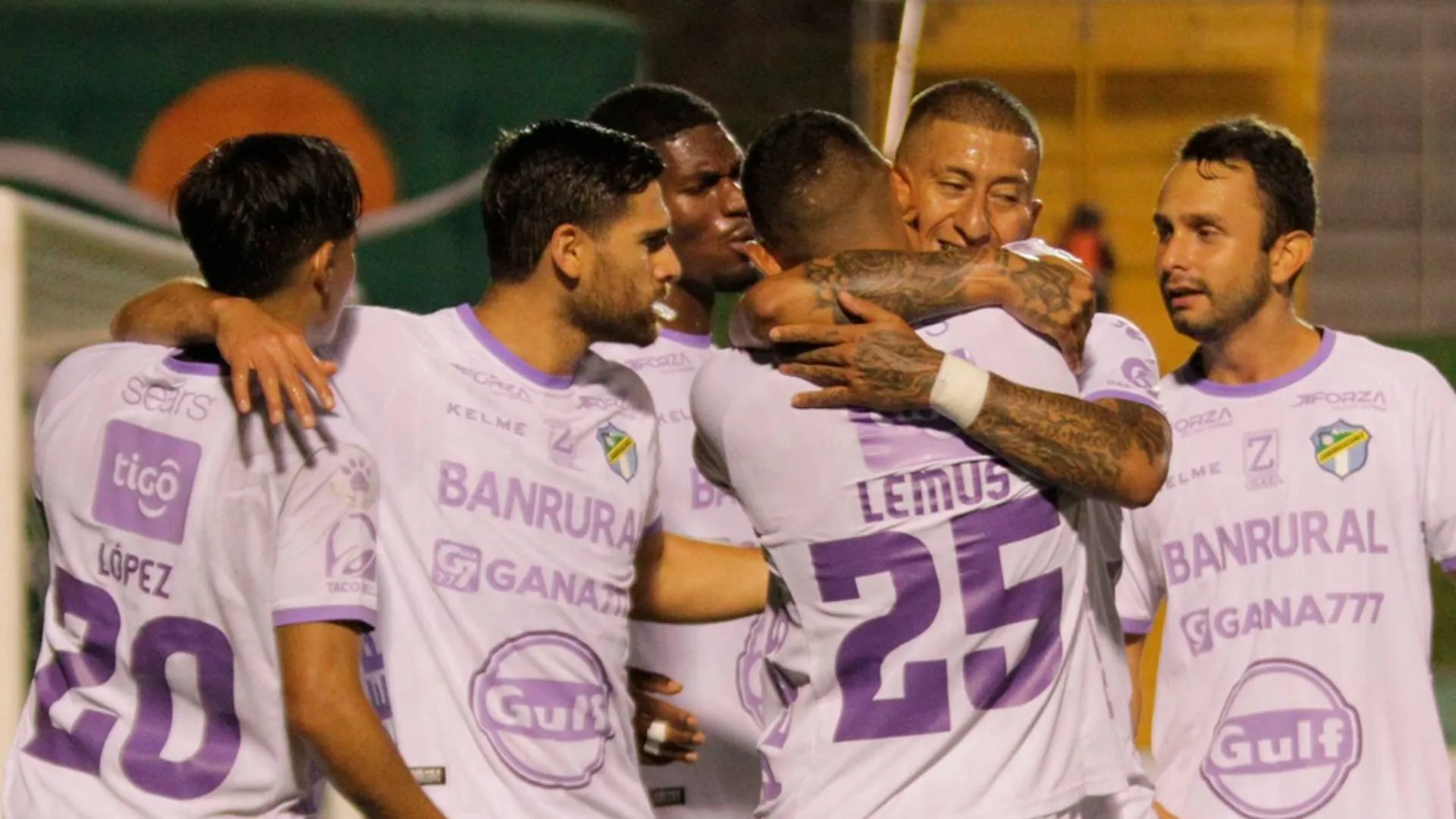 Ronald González y Comunicaciones tienen al jugador que tanto necesitaban