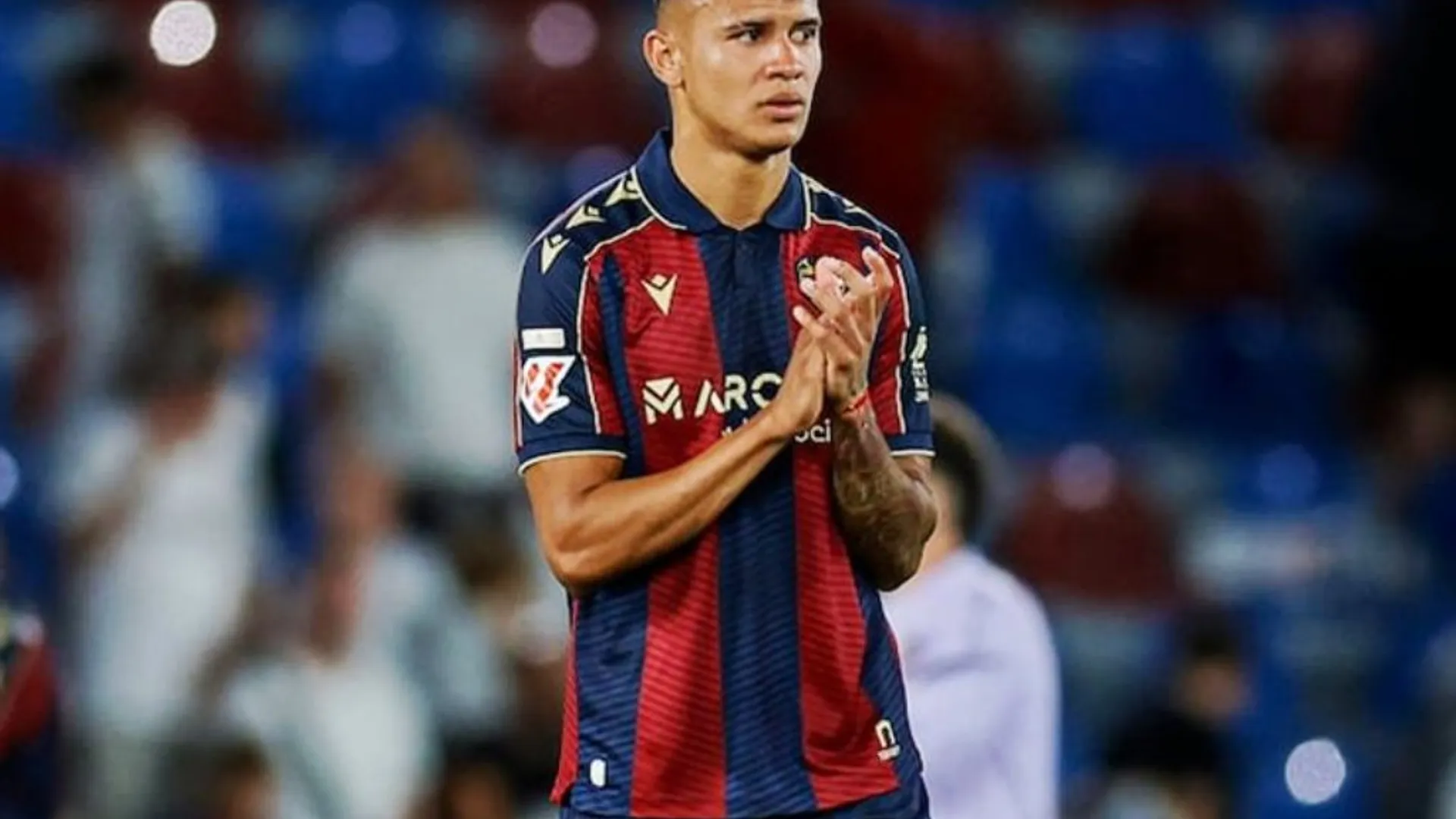 Kervin Arriaga se olvida de Honduras y recibe desde la Liga Española un mensaje que nunca esperó