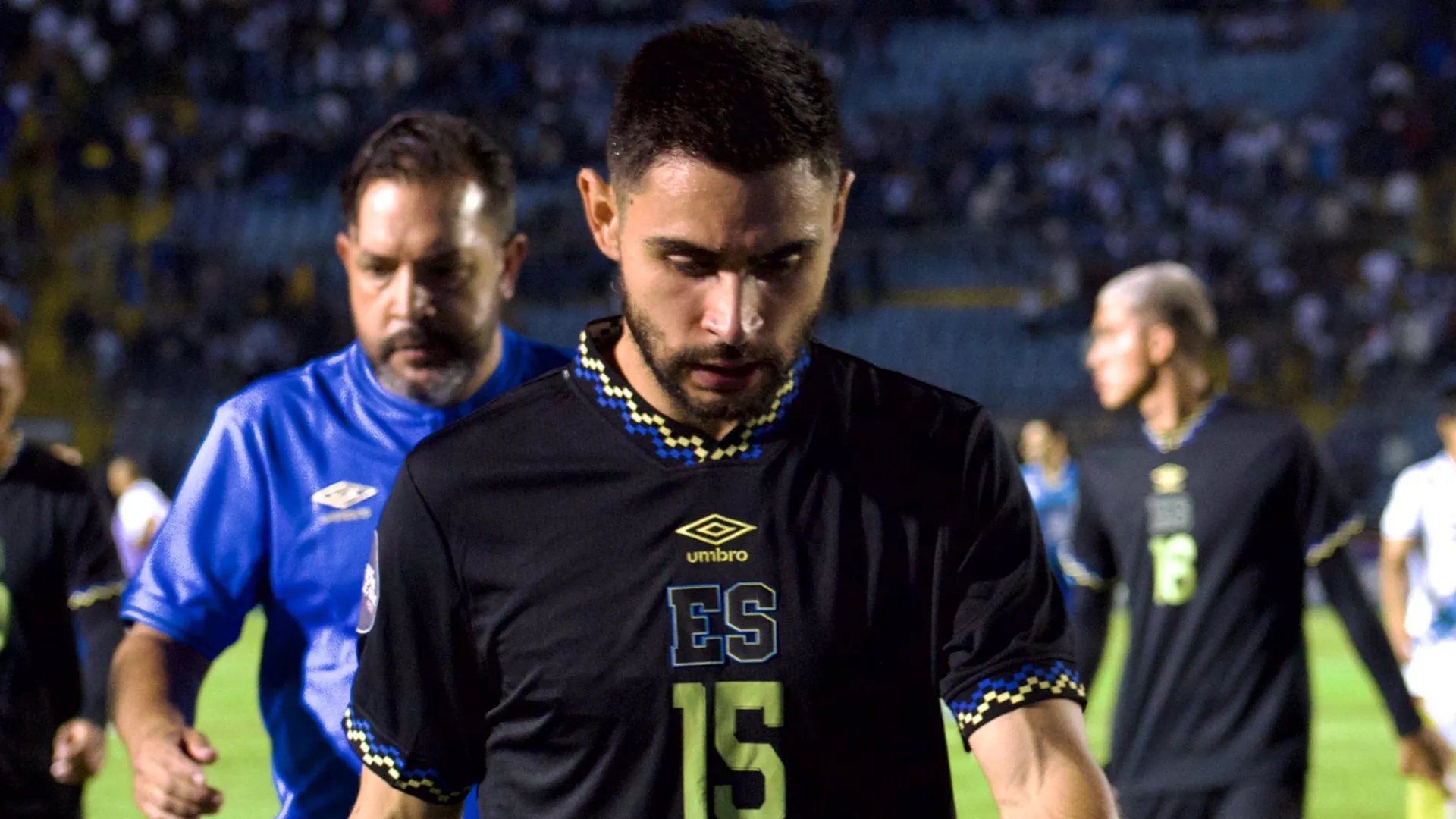 Alex Roldán fue pitado por todo el Estadio Doroteo Guamuch Flores durante el partido entre Guatemala y El Salvador