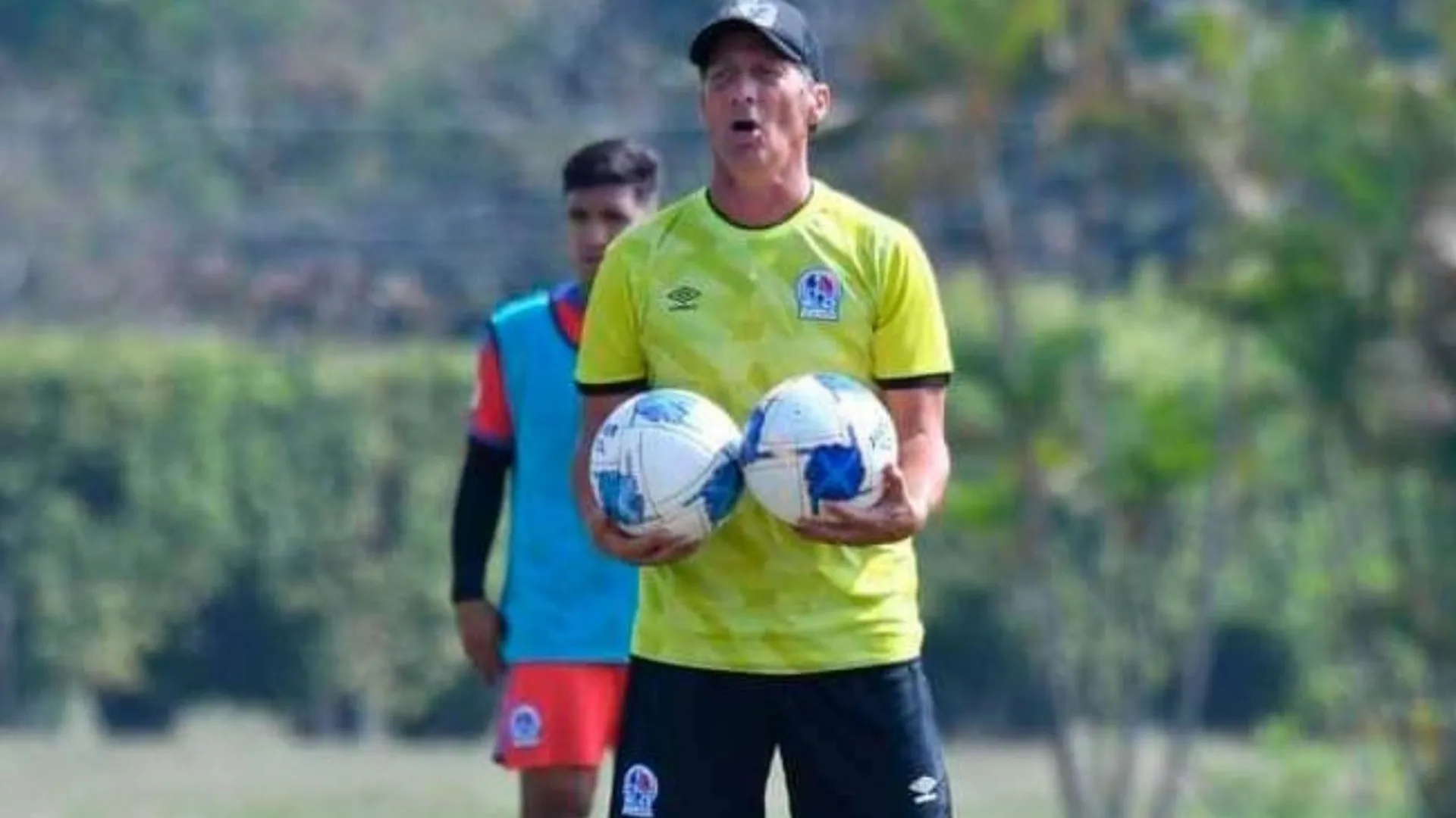 Pedro Troglio renueva con el Olimpia