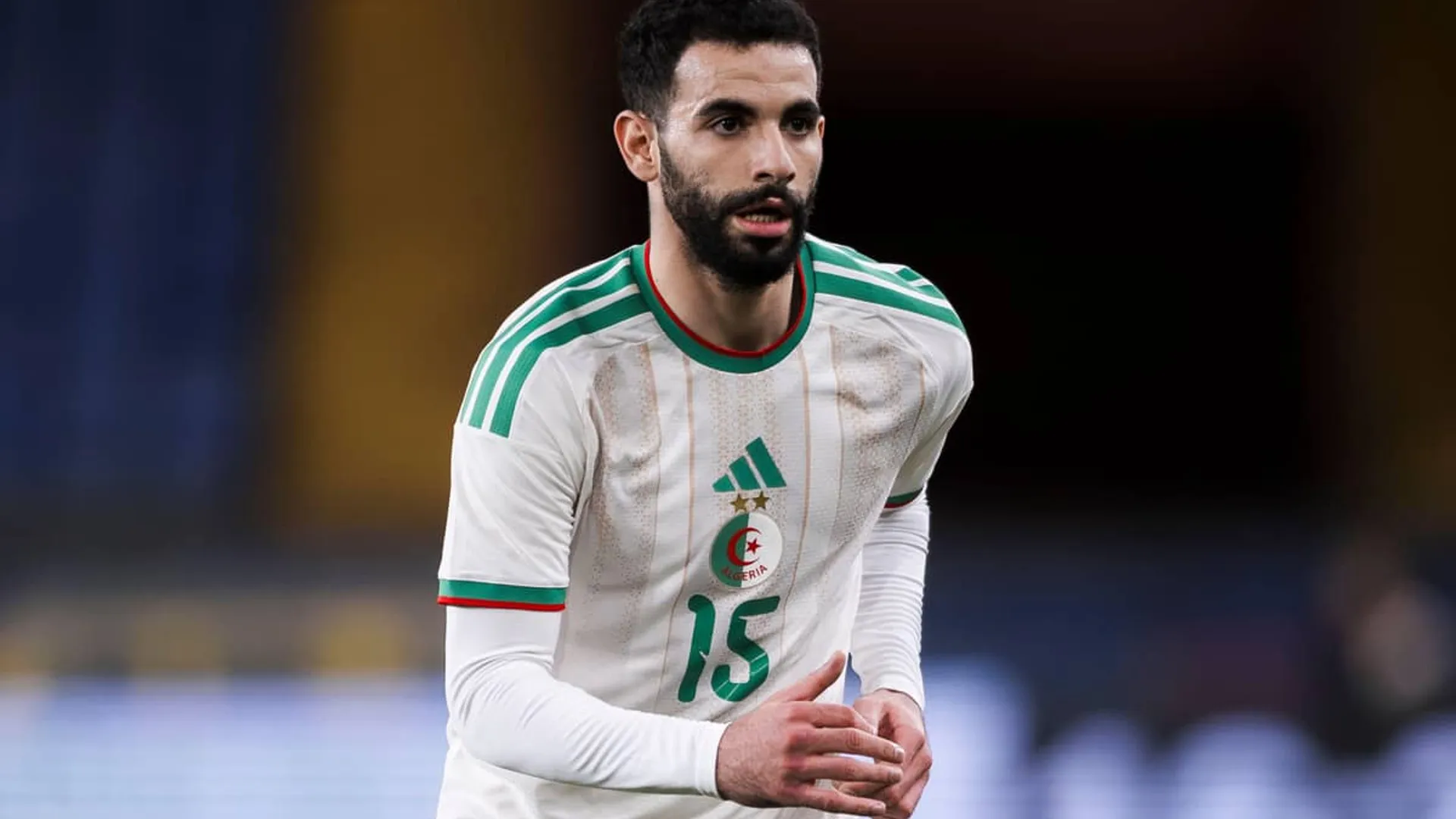 Rayan Ait Nouri durante un partido con Argelia.