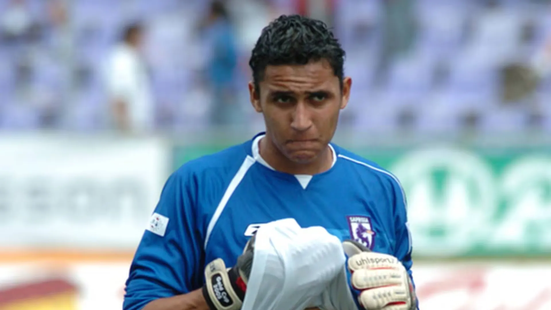 Keylor Navas no fue homenajeado por la afición morada. (Foto: La Nación)