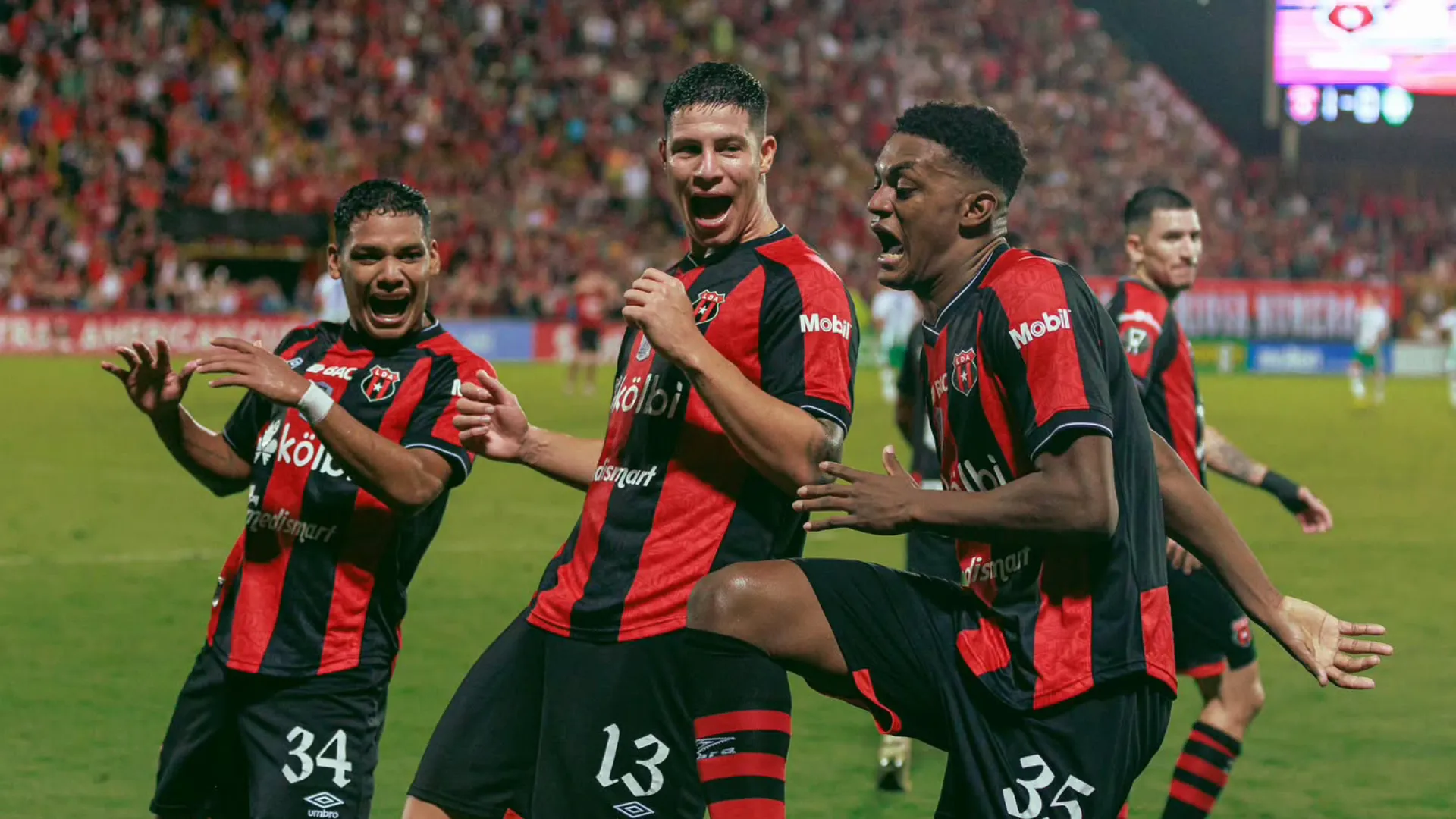 Guimaraes le suelta la mano: Alajuelense deja ir a otro de los favoritos de la afición