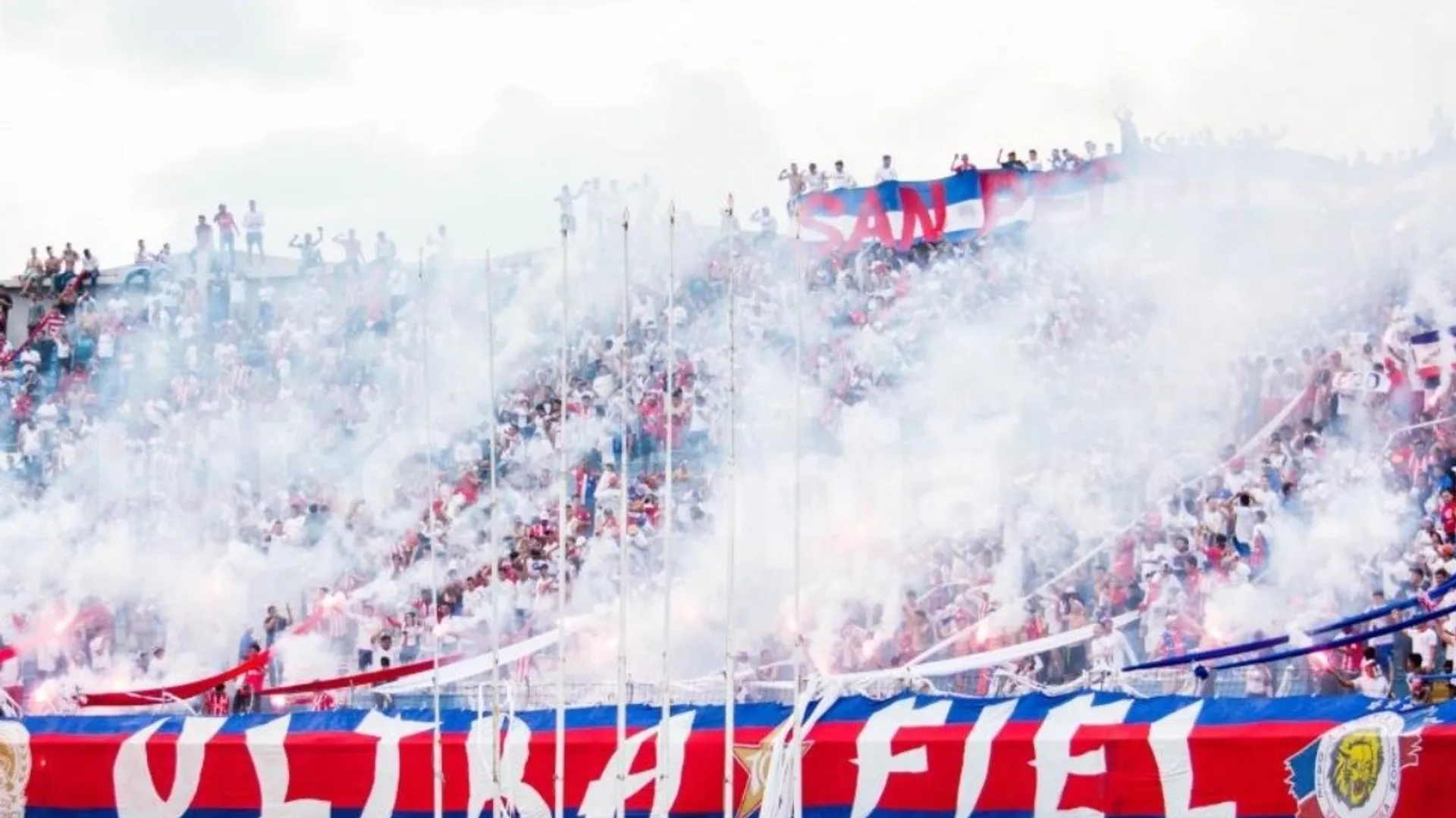¿Se lavó las manos la barra de Olimpia tras disturbios en el clásico?