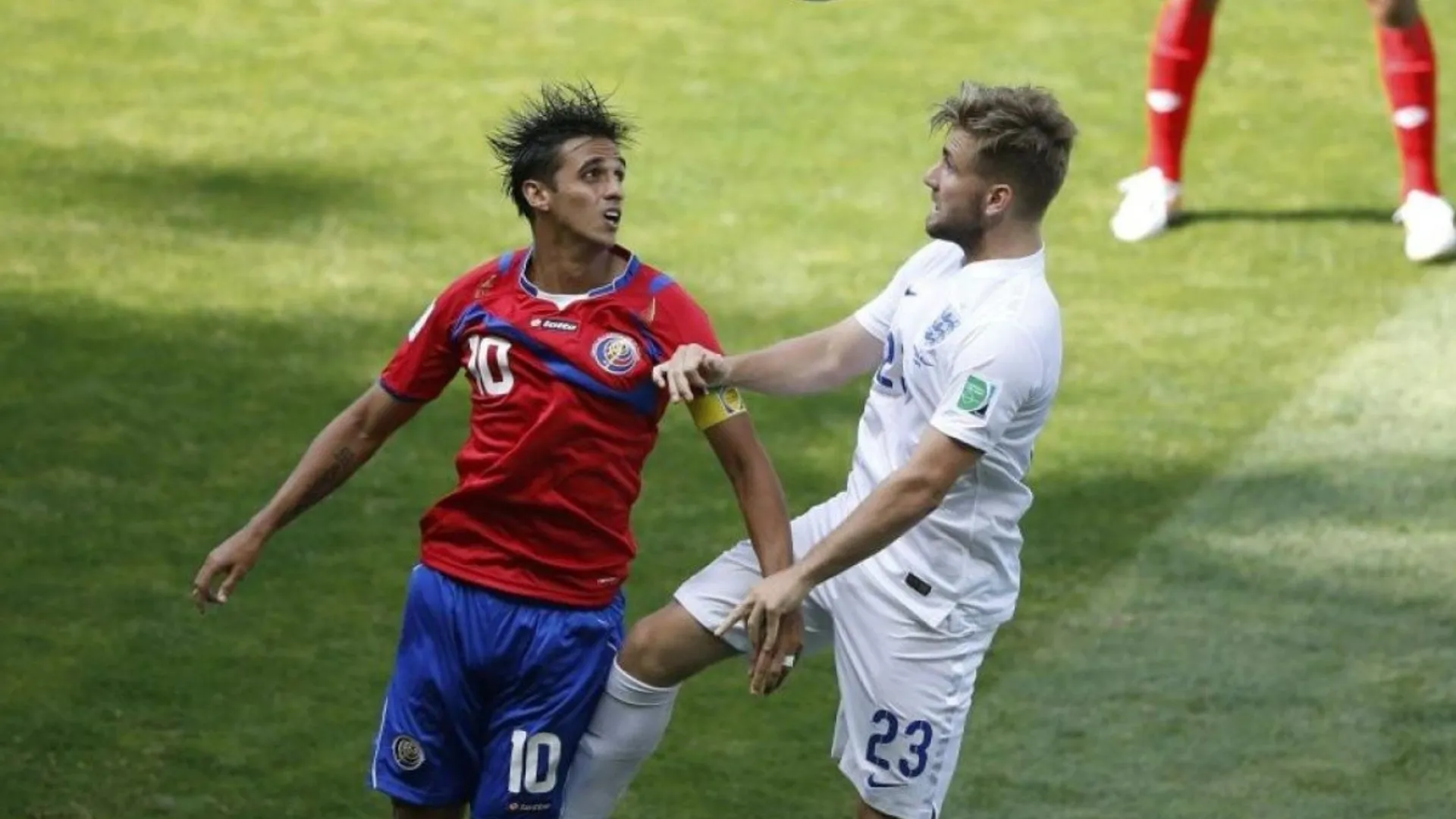 Costa Rica reprueba contra Ingleterra a una semana del mundial