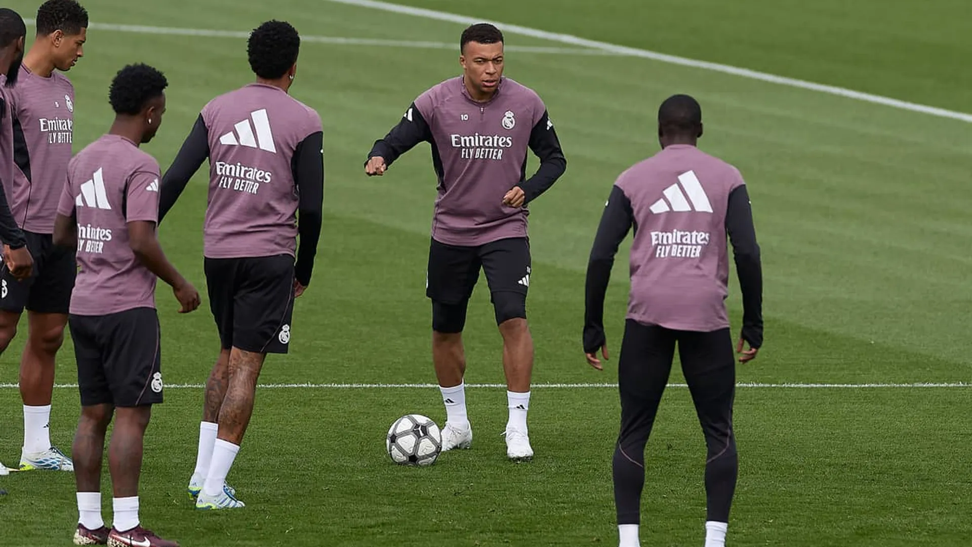Mbappé volvió a entrenar con el grupo del Real Madrid tras dos días en solitario