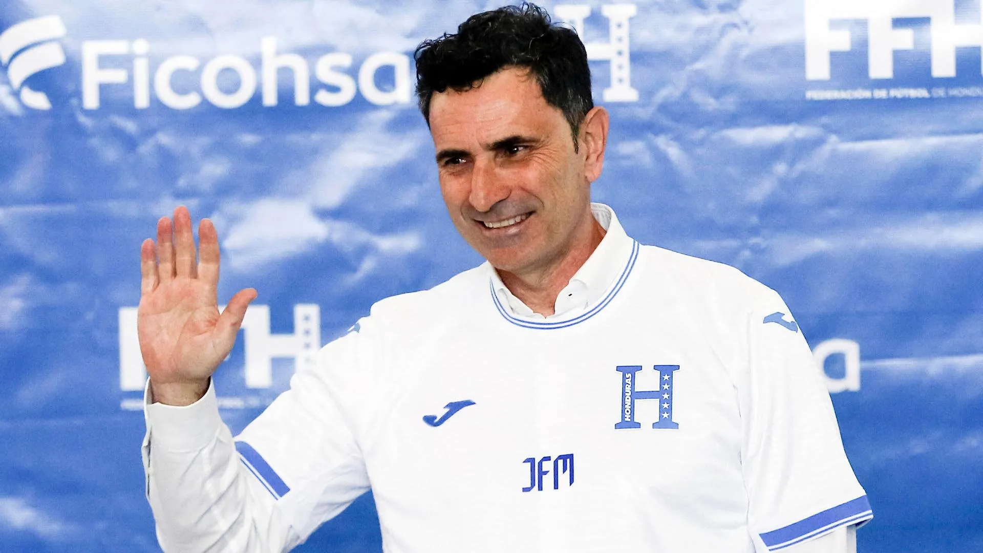 José Francisco Molina marca su rumbo en Honduras y sorprende a Francis Hernández con firme decisión