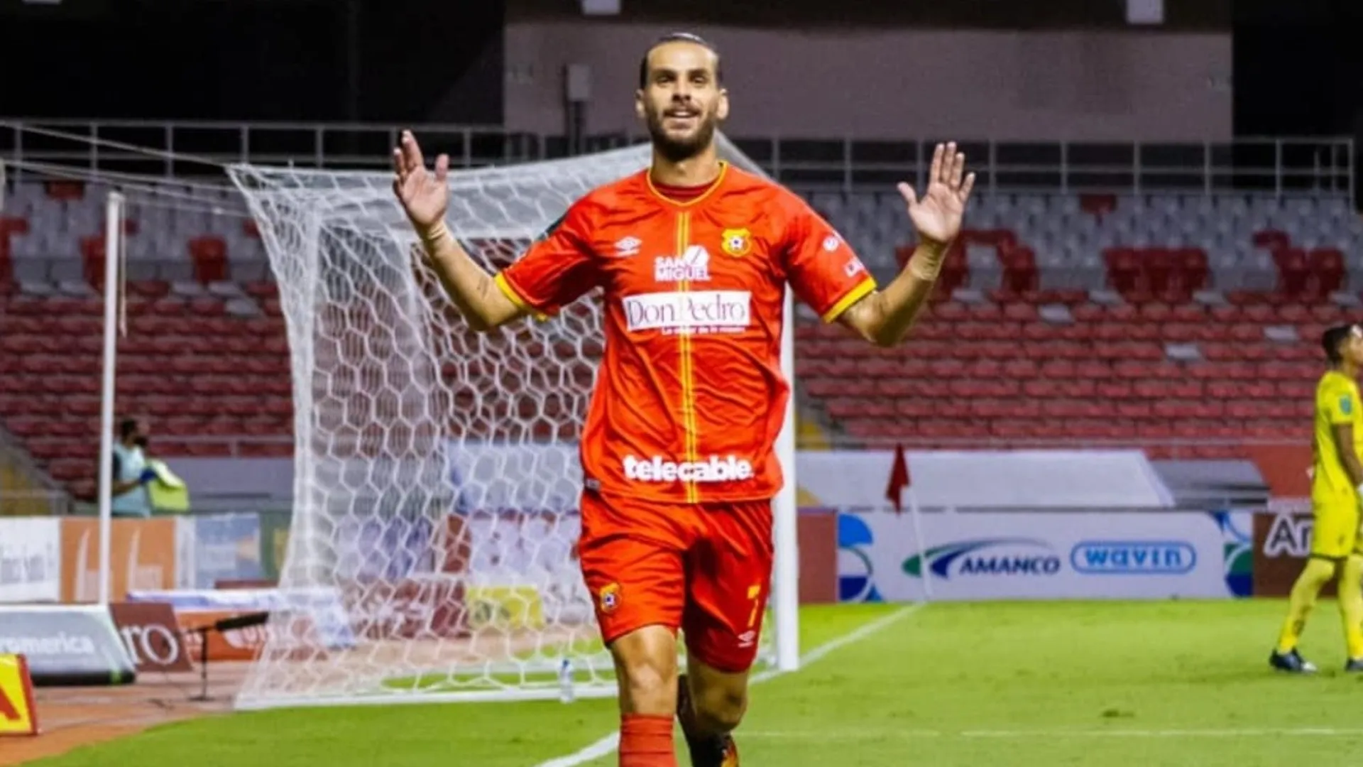 Herediano no se arriesga y extiende contrato de su histórico goleador