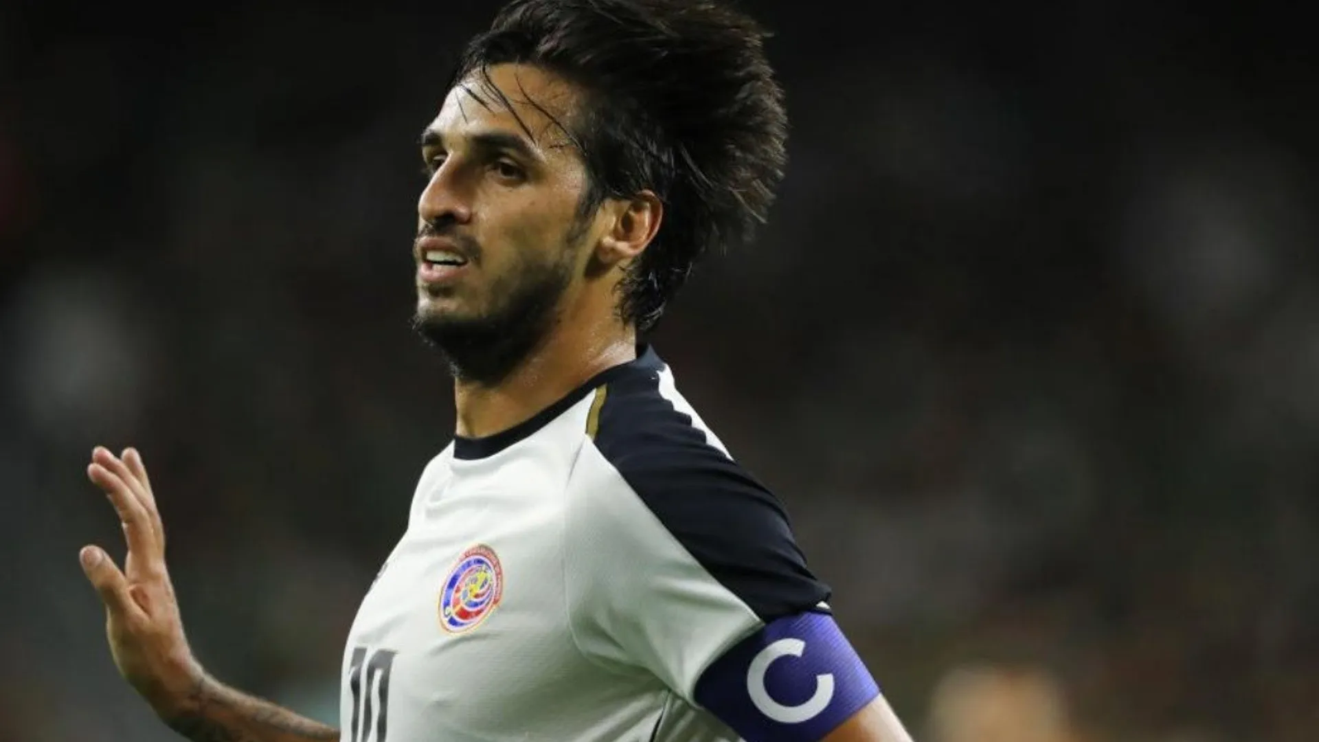 Presidente del Santos dice estar “decepcionado” por actitud de Bryan Ruiz