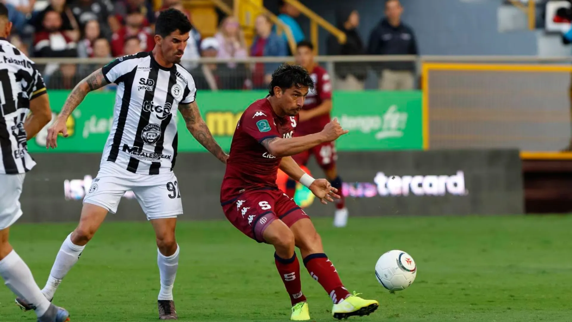 Saprissa aplicó la "saprihora" y venció 2-1 a Sporting FC