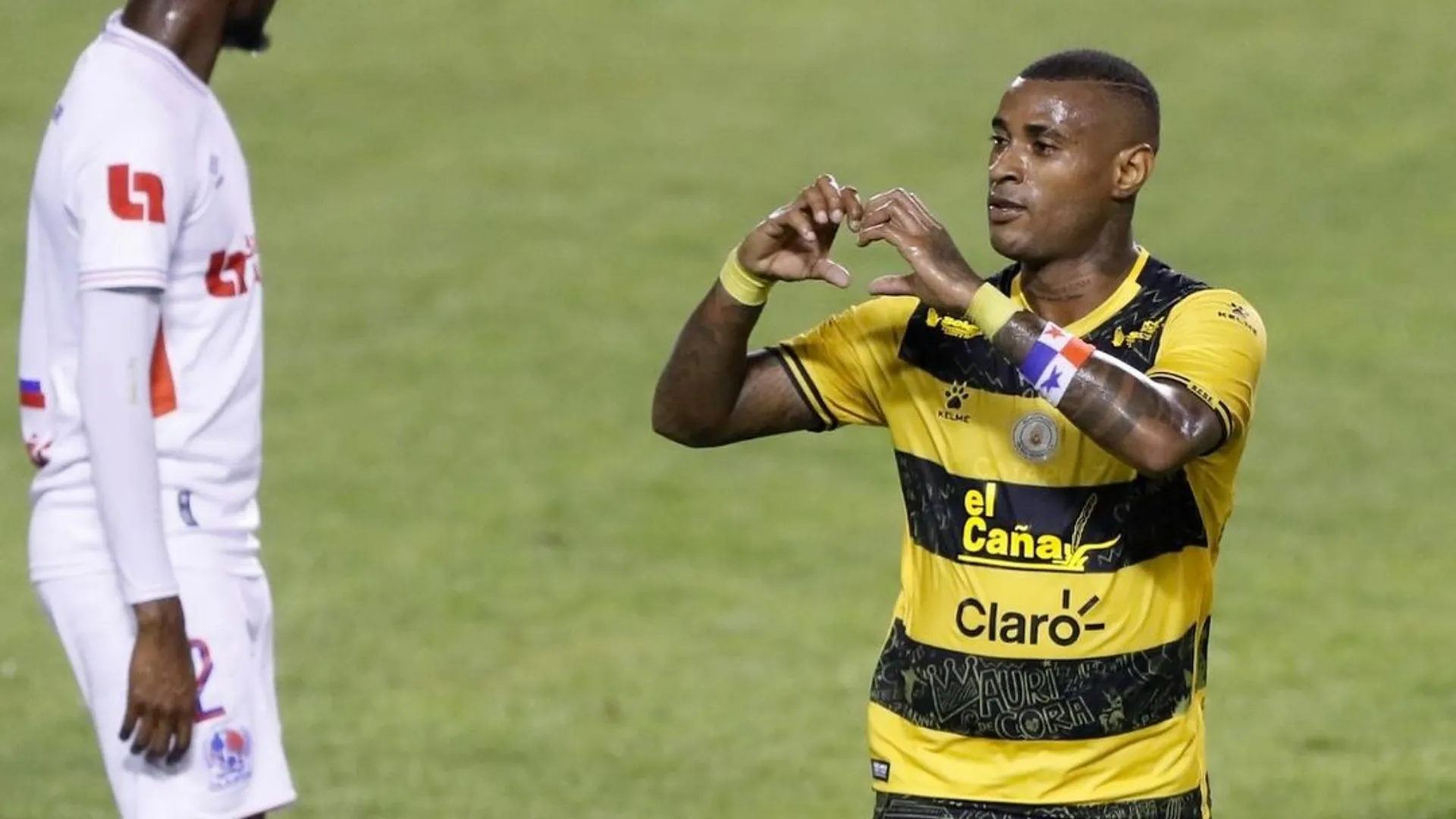 La cifra que deberá pagar Real España para firmar a Carlos Small