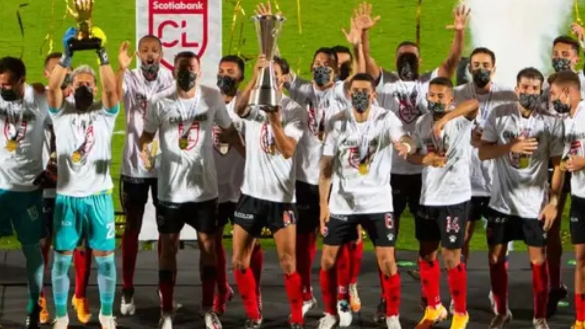 Ex campeón con Alajuelense quiere volver.