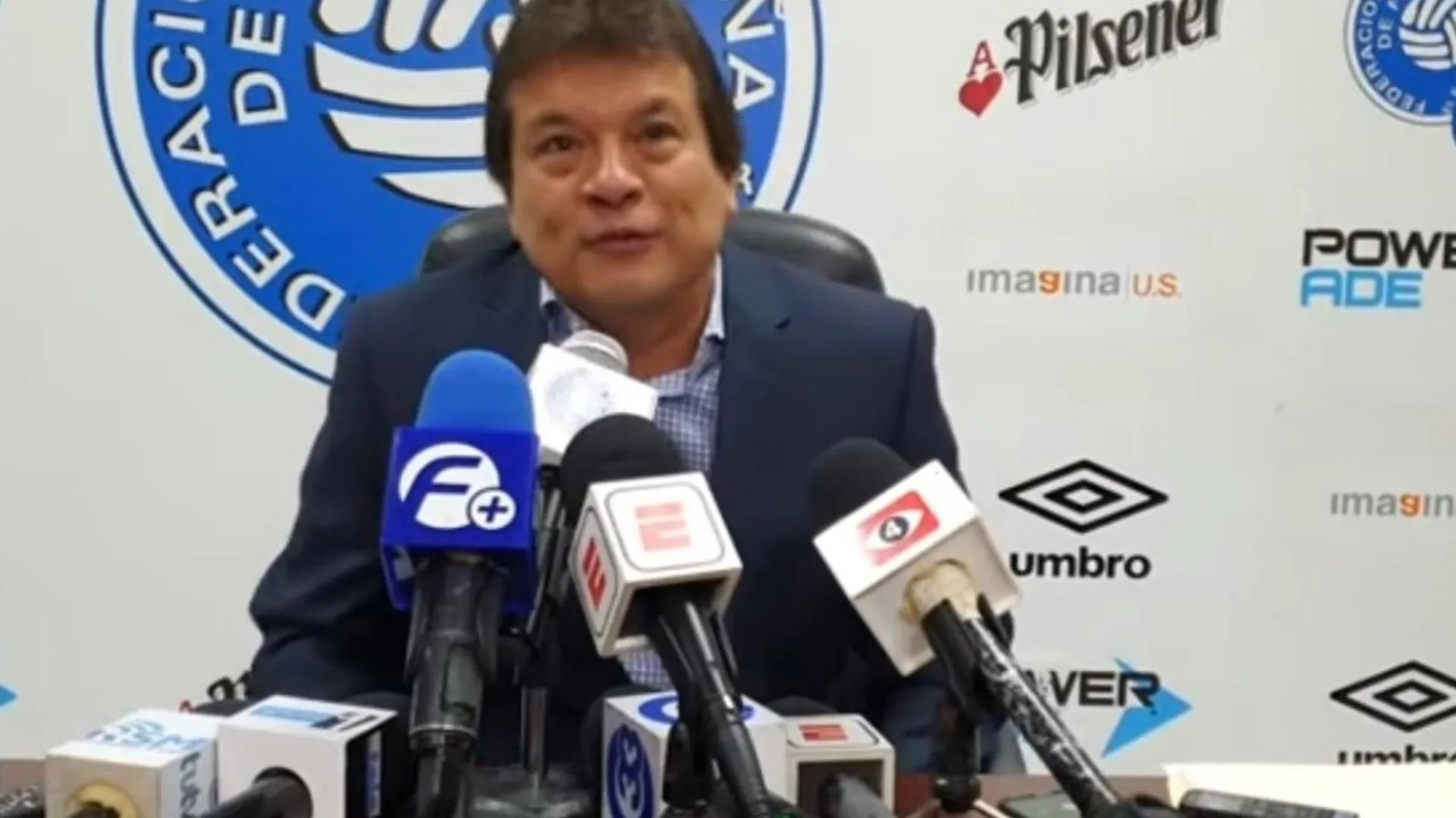 ¡No era mentira! FESFUT confirmó indisciplina y multas a 12 jugadores de La Selecta
