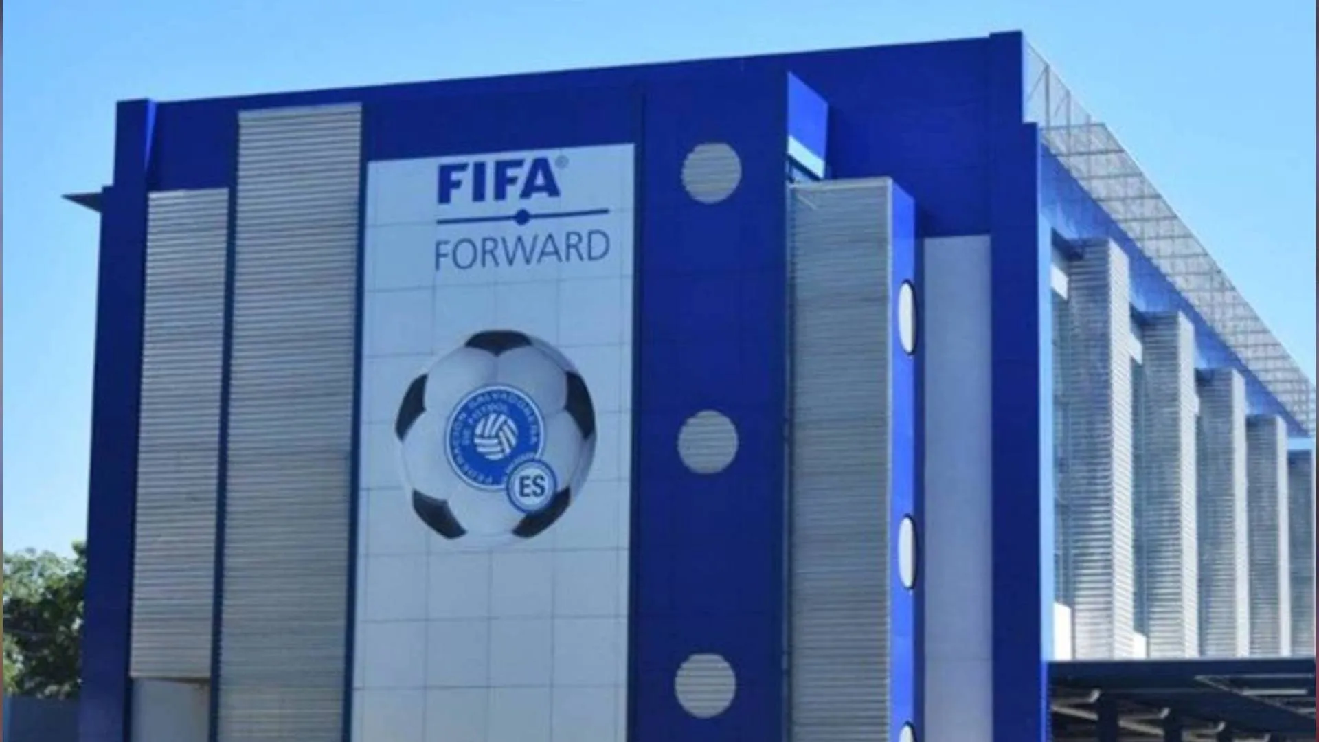 FIFA toma decisión que obliga a El Salvador a hacer cambios drásticos en su Selección Nacional