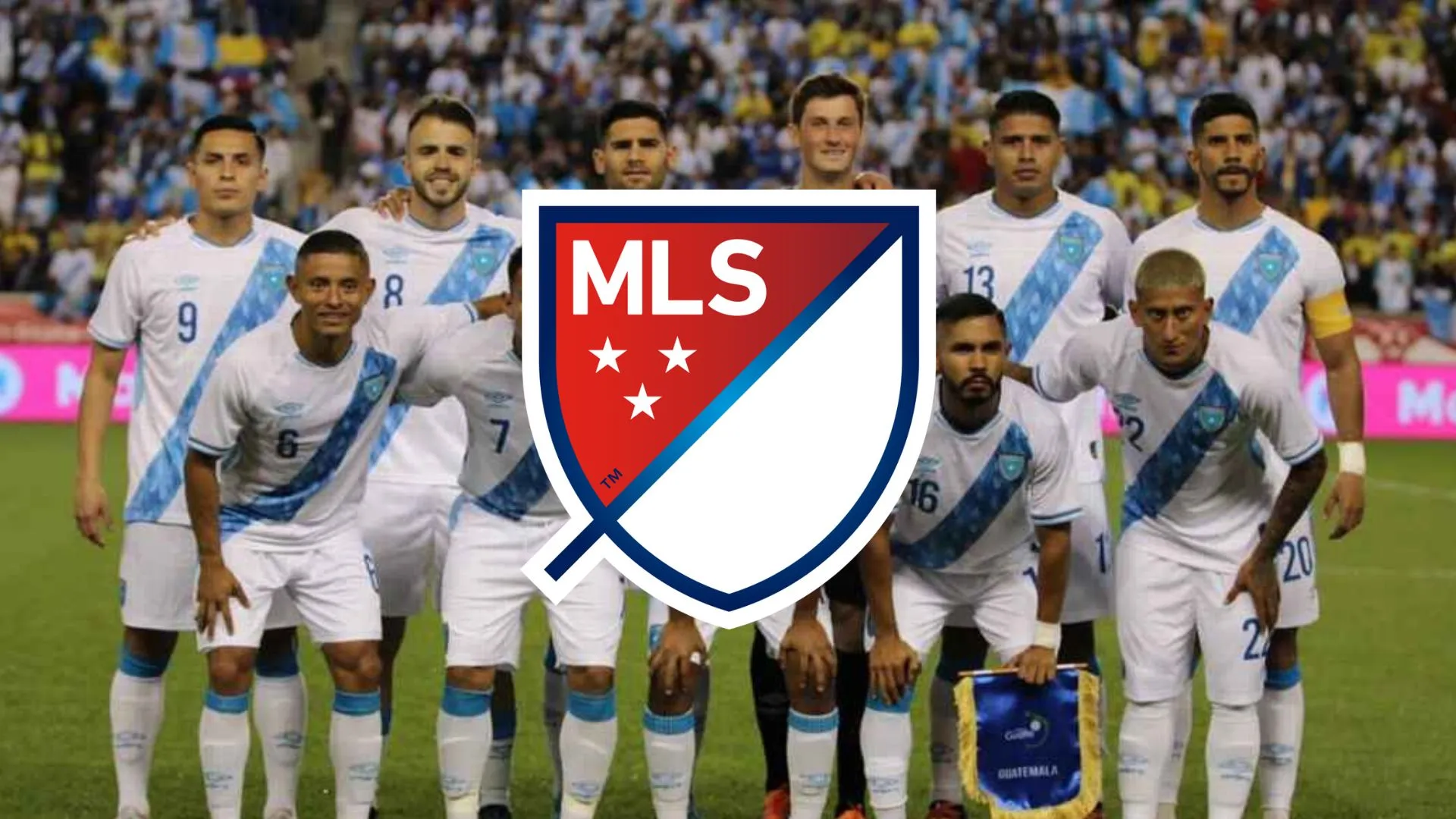 Selección de Guatemala y el logo de la MLS.