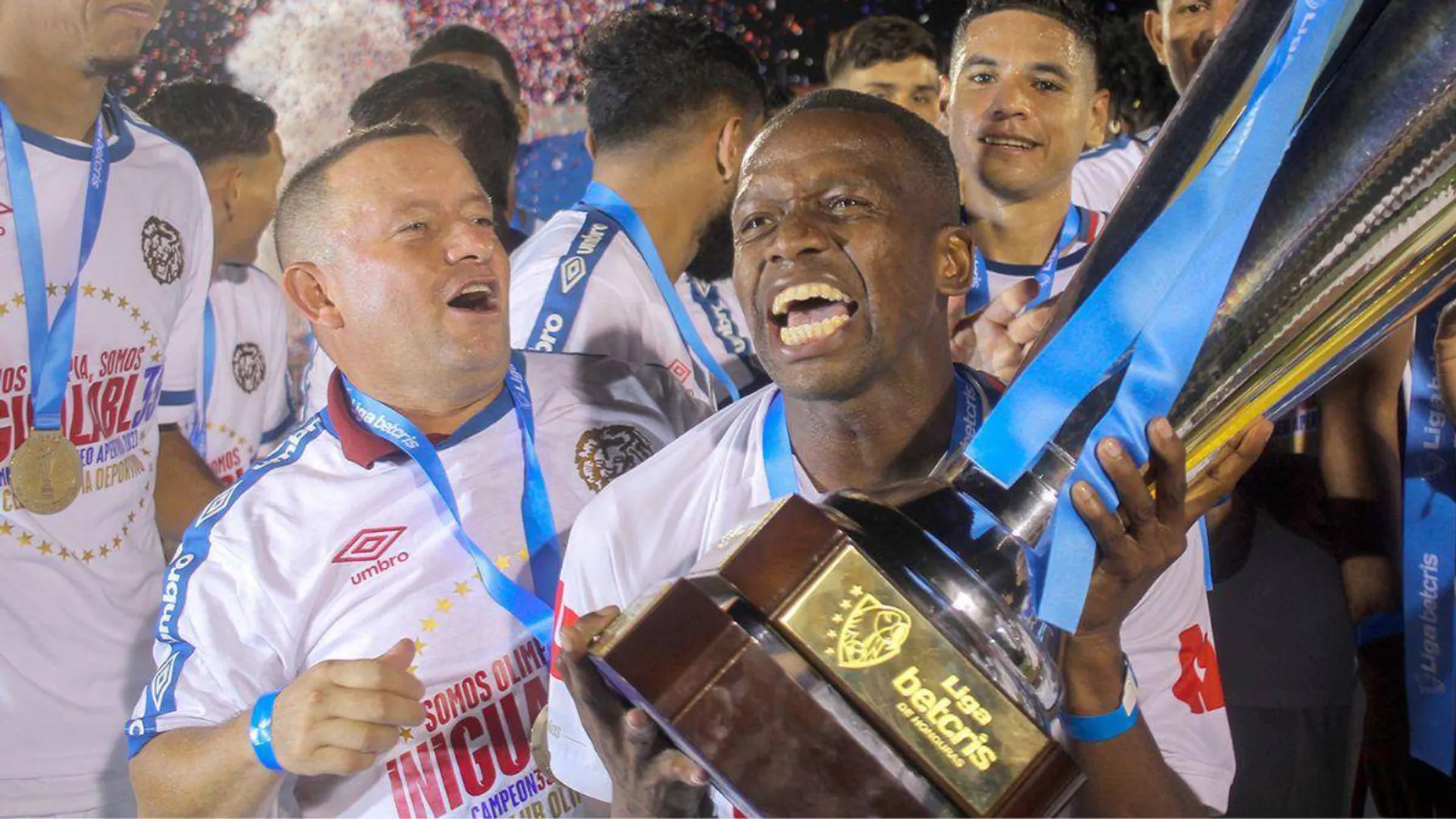 Boniek García se retira del fútbol tras conquistar la 36.