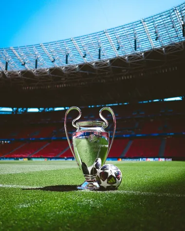Ella ya está lista. La Orejona espera en Budapest. (@ChampionsLeague)