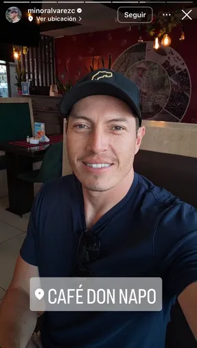 Minor Álvarez en un café de Quetzaltenango. (