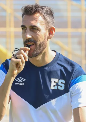 El Salvador buscará el primer triunfo en ese estadio con Dóniga.
