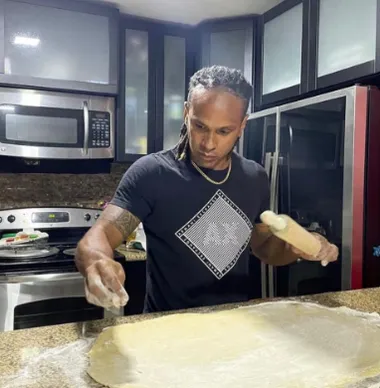 La leyenda rojinegra también tiene una faceta culinaria (La Nación).