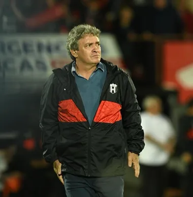 Machillo Ramírez calentó el ambiente tras el clásico (LDA).