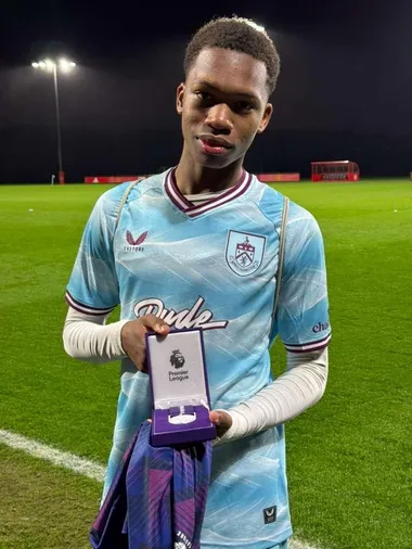 Keyvan Figueroa juega actualmente para el Burnley de Inglaterra