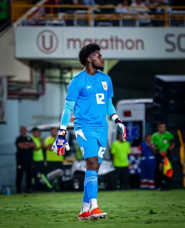 Roberts en el amistoso contra Universitario de Perú