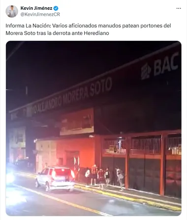 La afición manuda no toleró la derrota de Alajuelense ante Herediano. (x.com)