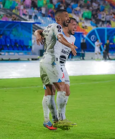 La IA ve a Alianza como favorito al título en El Salvador (Alianza FC).