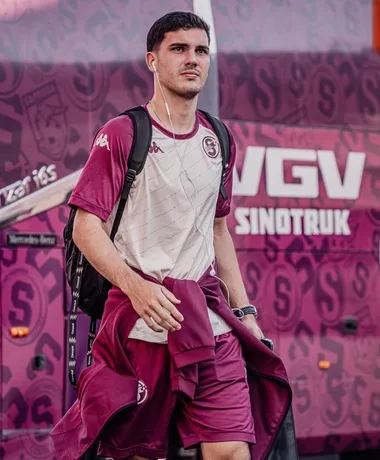 Madriz luce cada vez más sólido bajo los tres palos (Saprissa).