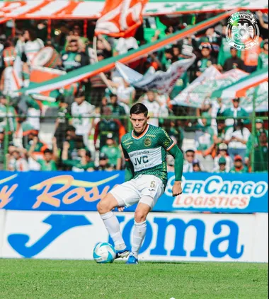 José Francisco Martínez durante un juego en el Yankel Rosenhtal