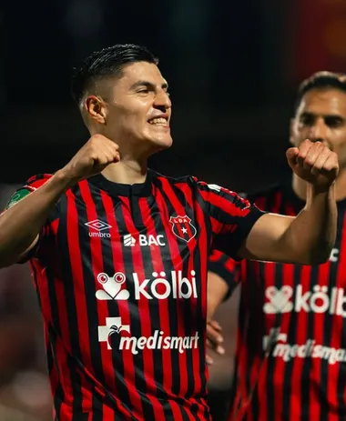 Ronaldo Cisneros se queda para el Clausura 2026 (LDA).