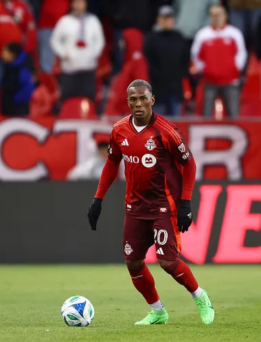 Deiby Flores tiene contrato hasta final de 2025 con Toronto (