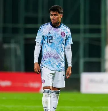 El atacante debutó con el uniforme patrio en el empate ante Jordania (Instagram).