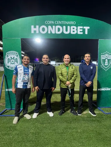 Maynor Sigüenza en el estadio Morazán durante el encuentro de Marathón vs. Pachuca