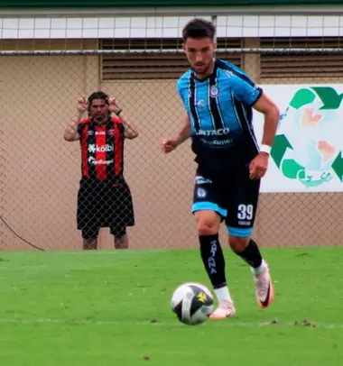 Saprissa va a la carga por Villalobos (Kevin Jiménez / Santa Ana ).