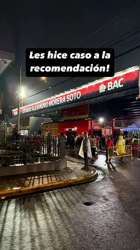 (Instagram).