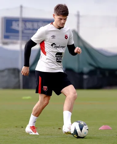 Elián Quesada ya puede jugar para los manudos (LDA).